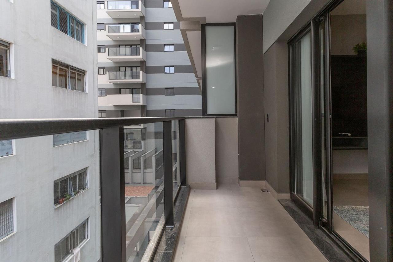 Vn Capote Valente * São Paulo
